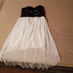 Hi-lo staples sequence dress